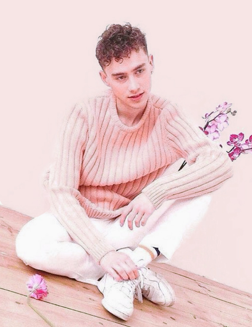 ozzmoses:  Pantone’s colors of the year - Rose Quartz &amp; Serenity. 