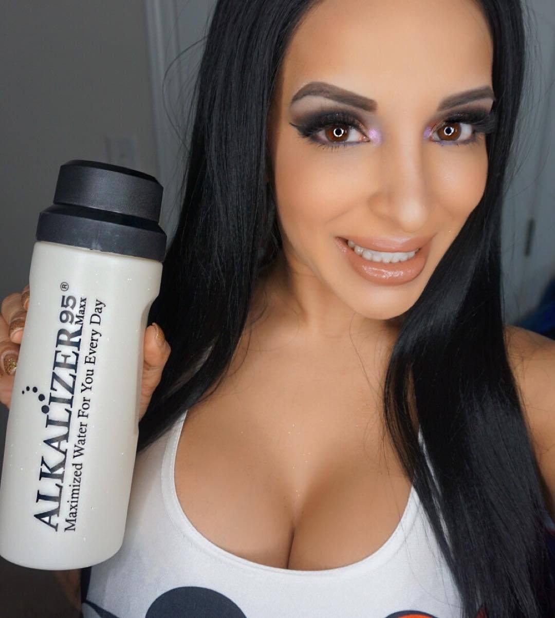 My water gets to pH 9.5 in 10 seconds. Best bottle ever💪🏽 Get yours today at