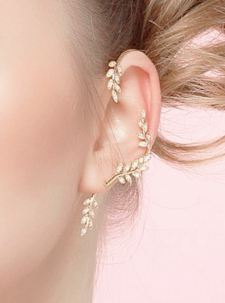 softjoy:leaf ear climber// $4.00
