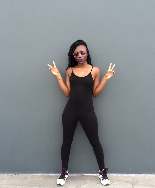 thechroniclesofpoplockp:  amberjae:  I’m something like a ghetto poem that’s what I told him…..  🙌🏿