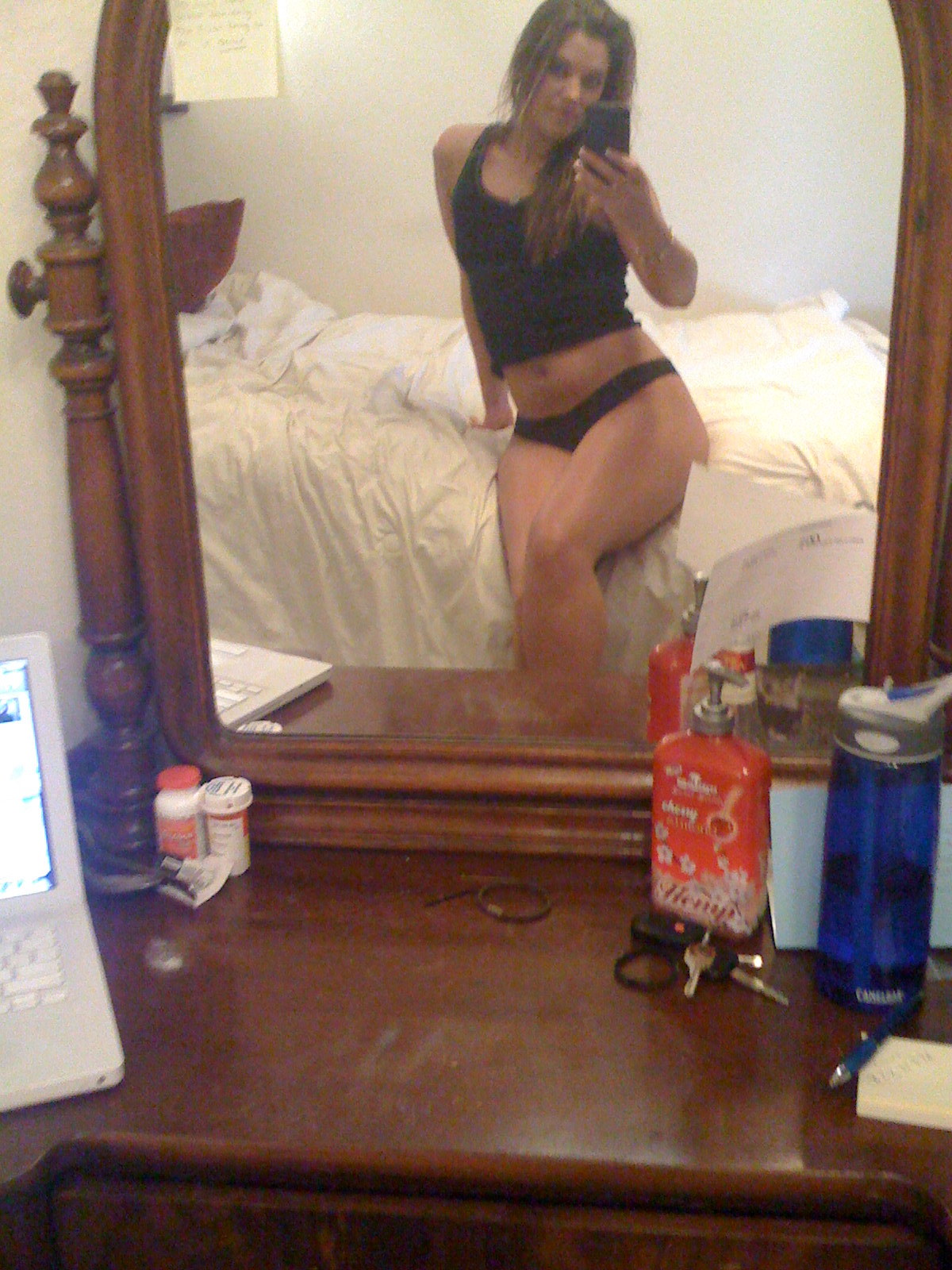 mymarinemindpart2:  Sexy girl posing in and out of uniform pt 1 