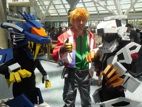 ligerzeroschneider: It’s Thursday, so throwback to an Anime Expo long ago with our Zoids group! We u