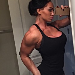 Sexy Muscle Babes