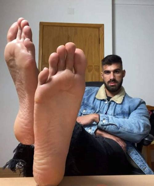 alexfeet70: