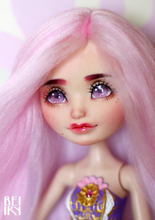 Sale  Ever after high OOAK Holly O'Hair repaint custom doll 