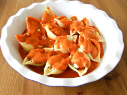 greedycaitlin:  Vegan Jumbo Pasta Shells Stuffed with Basil Almond Feta with Creamy Tomato Basil Sauce  Ommfg, I&rsquo;m going to make this one day..