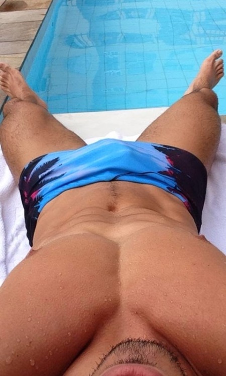rodyrico:  vergasyfetichesgay:  Diego Mineiro, sexy macho brasileño con una imponente vergota!  …Para ver mas latinos vergones entra a  vergasyfetichesgay    Que ricura, guauuuuu