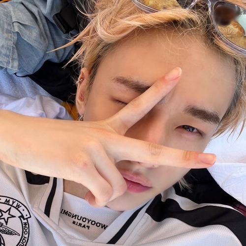 Hwang Hyunjin Icons.