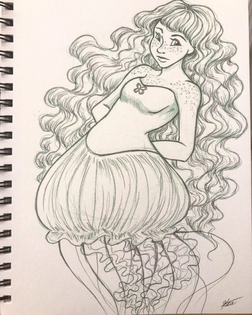 Day 10 of #mermay is a jellyfish! I’ve done one jellyfish mermaid each year I’ve done this challenge