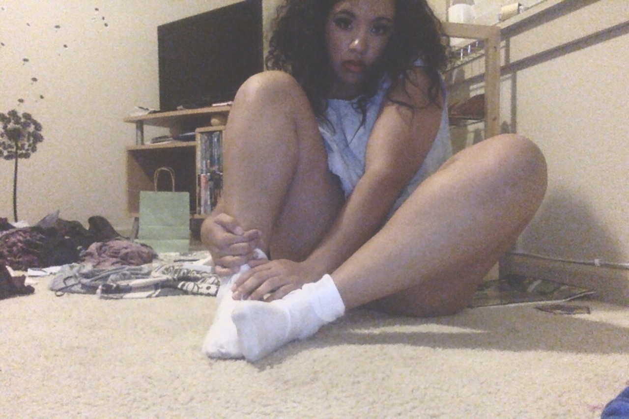 primal-littleprincess:  I’m just a little girl 🦄🍼💞 