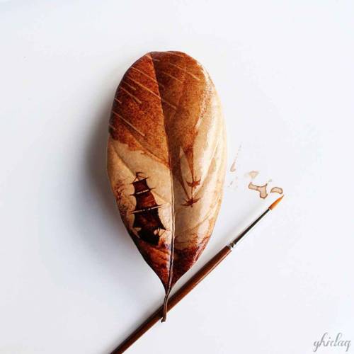 blazepress:Artist Uses Leftover Morning Coffee to Create Incredible Paintings on Leaves