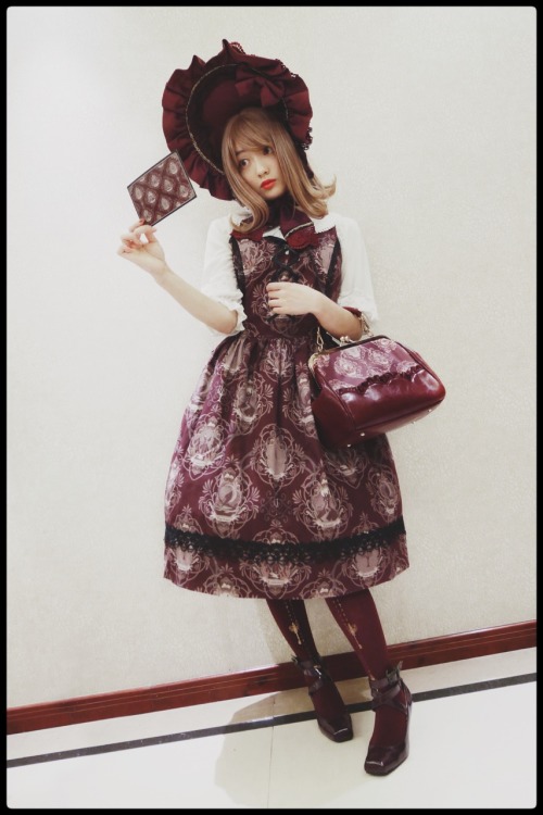 DRESS Brand: Nightmare Series: Gothic Horror Color: wine type: jsk BLOUSE Brand: Yolanda Series: 微醺