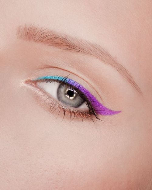 runningpastreturn: sixpenceee: These ombre eyeliners are too good.  Fuck