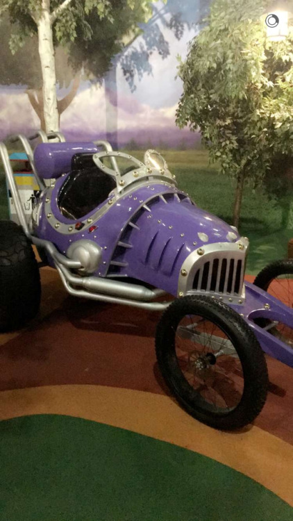 mizooncat: Hello Everyone!…I’m in UAE currently just that I could go to IMG world to visit Lazytown 