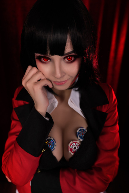 cosplaybeautys:  Kakegurui - Yumeko Jabami cosplay by  Disharmonica  Instagram:https://www.instagram.com/disharmonica/