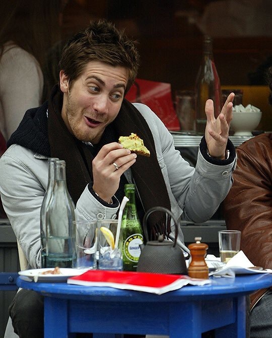 ammacrelin:     jake gyllenhaal representing my two moods 