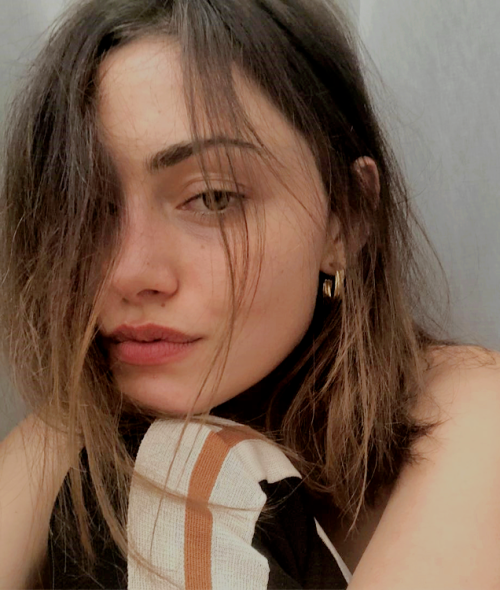 ptonkinsource: phoebejtonkin: Thank you Renya and Ash @valonzhaircutters for my dreamy healthy hair 