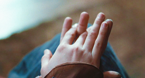 love-hard-love-forever:   There’s something so real about holding hands; some kind