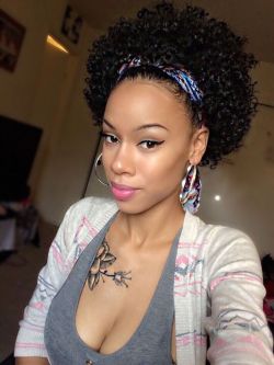 naturalhairqueens:  Her hair tho! 