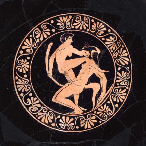 lilit69:  Drinking cup (kylix) Greek about 500 B.C.