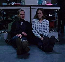 felicity-smoaking:If the world was ending tomorrow… I’d want to be with him.