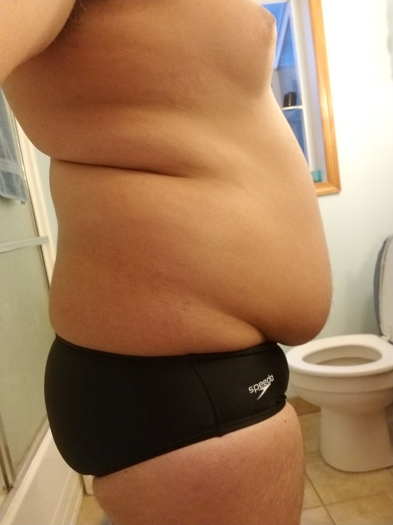 fatty-wannabe:  Pre-morning swim practice fat Friday posts.  The suit totally still