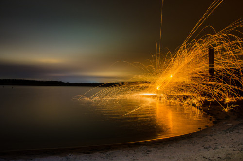 fotografiae: Fire in the Sea by XdreampicX. ift.tt/RJrOs8