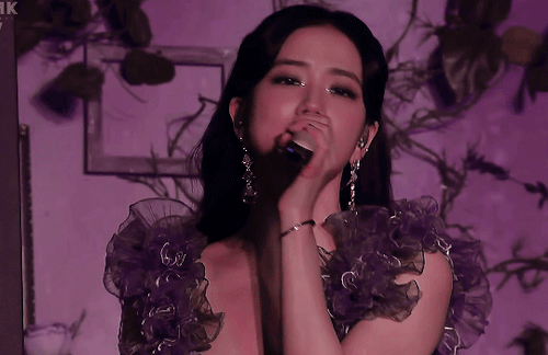 Princess Jisoo performing Habits (by Tove Lo)