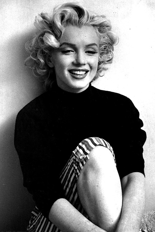 missingmarilyn:  Marilyn Monroe photographed by Ben Ross, 1953.