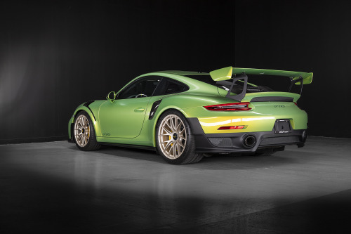 2018 Porsche 911 GT2 RS (991) “Python Green Chromoflare”