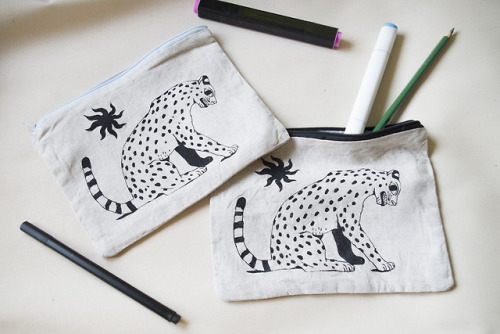New zipper pouches are available now in my store! They are 100% linen with cotton lining. Sewn and p