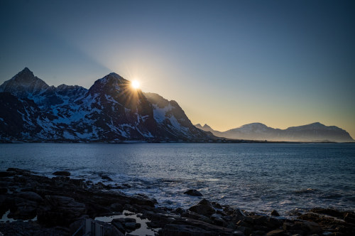 Sun hiding in Lofoten by sanshiro.kubota - @ Flakstadøya (Lofoten Islands, Norway) - Leica M11 - Apo