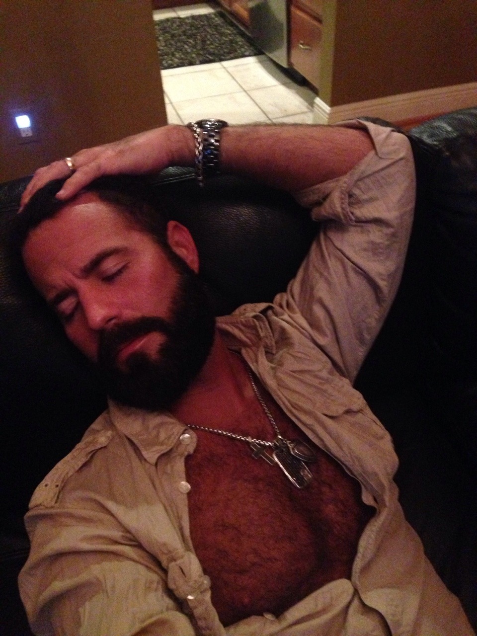myhairyhusband:  hairy nip slip 