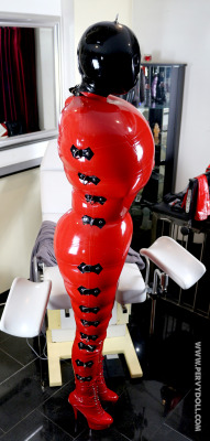 rubberdollemmalee:  “Helpless inflated in the bondage catsuit, the head inflated to a huge rubber ball you’ll have to sit down on the gynchair and then I will put the fucking machine on place and you’ll enjoy and hate it the same time!” 💋 
