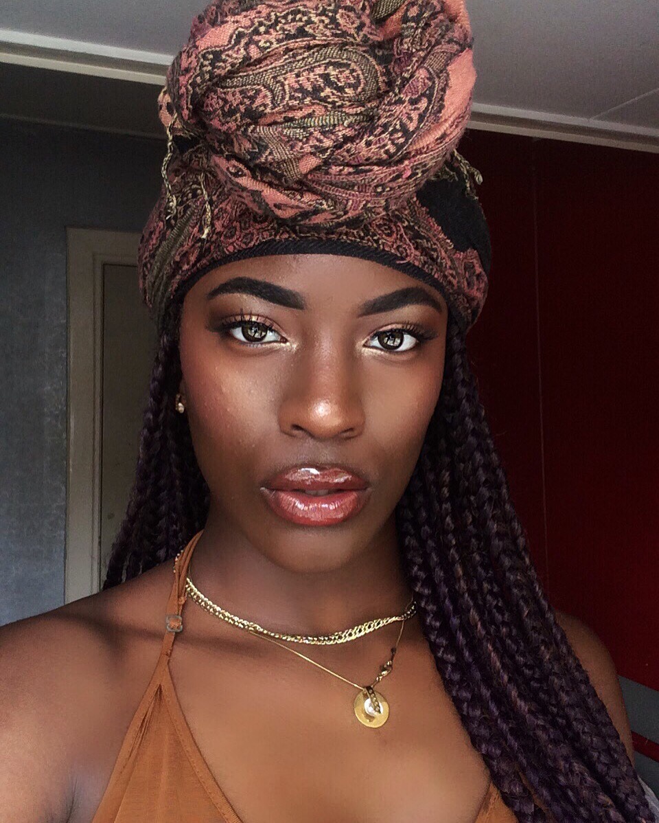 sweetvioletz:  I LOVE MY SKIN 🍫👸🏾🌞🍯