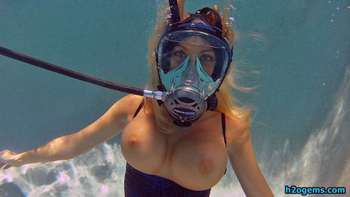 http://activegirls.tumblr.com/post/131024878838