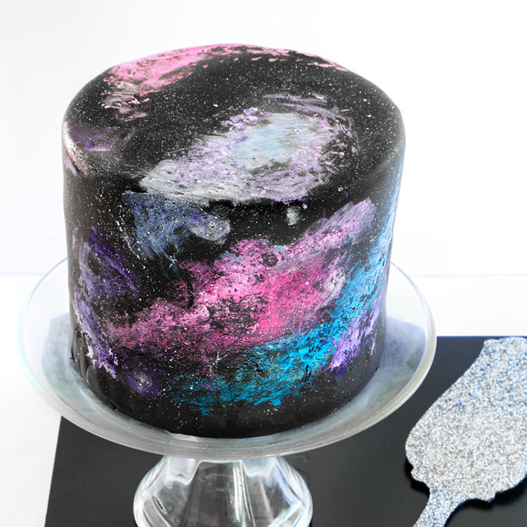 laughingsquid:  How to Make a Beautiful Space Themed Black Velvet Nebula Cake  Idk
