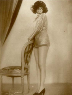 bellalagosa: Clara Bow (ca.1928) https://painted-face.com/