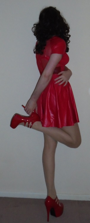 I think this is one of my favorite dresses, especially with these come fuck me heels. teehee. x