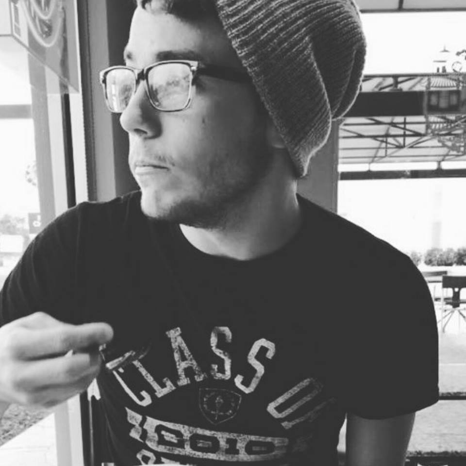 rts-ratethestraightblog:  Rate Mason here with 50 likes or reblogs if you think he