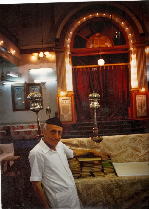 mideast-nrthafrica-cntrlasia:Meir Toueg Synagogue - Baghdad, IraqPictures taken in 1989The caretaker