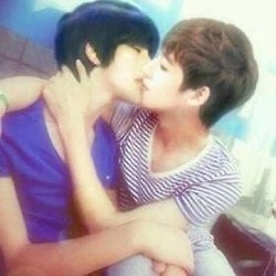 clavicles-thighs-abs-ohmy:I SHIP IT DAMN IT.Admin O ships ElVin and i ship VinSeop…… oh lord the shi