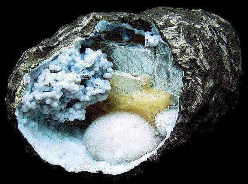 Amazing geode.Geodes form in cavities in lava, usually vesicles (gas bubbles), and hydrothermal flui