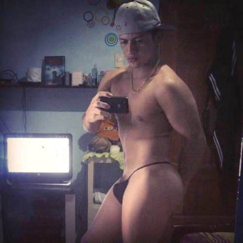 MEN N THONG porn pictures