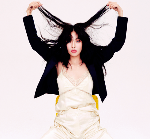 shiningqueens:hyuna for dazedkorea