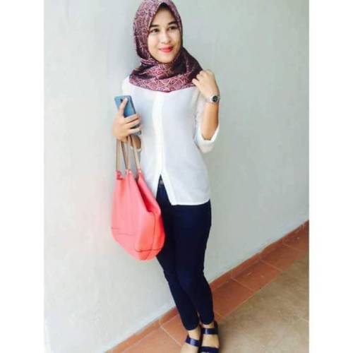 titsniper:  mohdidris7279:  abangtampan69:wani awek2 kolej asal seremban stay subang jaya….👉👌💦 awek ni padu gila babeyyyyy punyaaa…. 👅💦 comel  😙