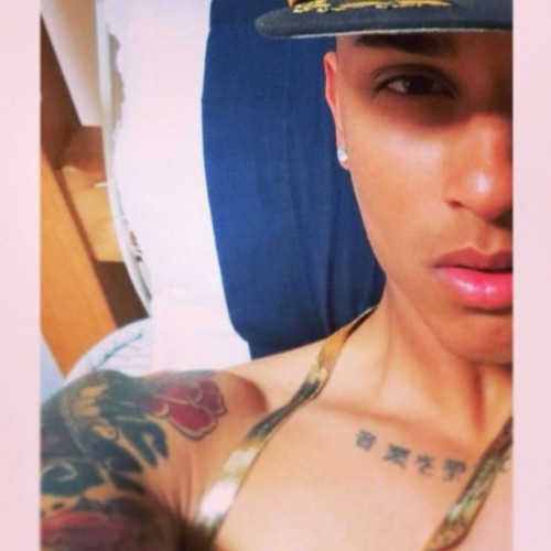 sexnthecloset:  www.sexnthecloset.tumblr.com