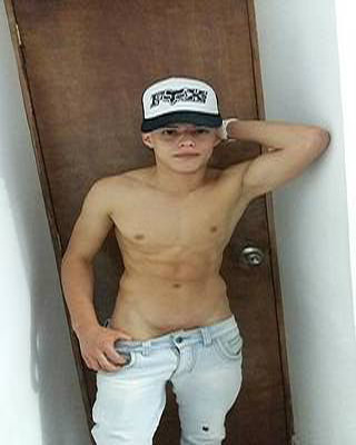 Dani Eross is a sexy cute Latin twink boy live on webcam now at gay-cams-live-webcams.com
