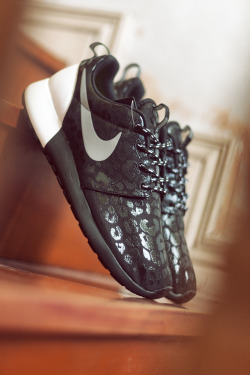 sweetsoles:  Nike Roshe Run wmns ‘Leopard’