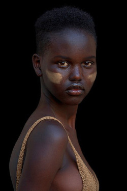 driflloon:adut akech bior